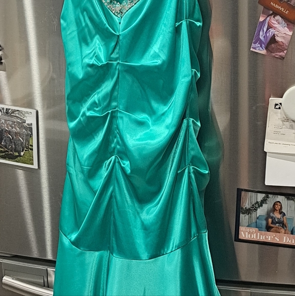 Evening gown - Picture 7 of 9